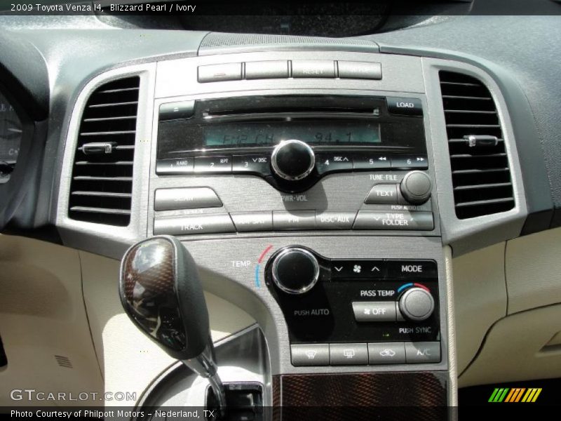 Blizzard Pearl / Ivory 2009 Toyota Venza I4