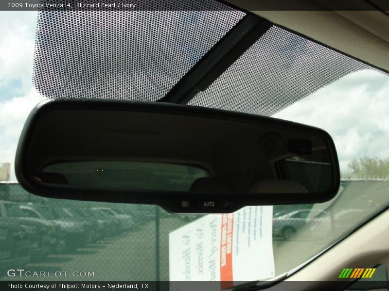 Blizzard Pearl / Ivory 2009 Toyota Venza I4