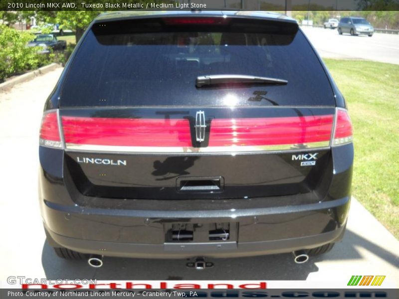 Tuxedo Black Metallic / Medium Light Stone 2010 Lincoln MKX AWD