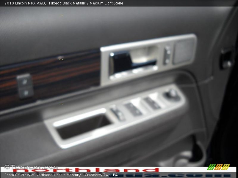 Tuxedo Black Metallic / Medium Light Stone 2010 Lincoln MKX AWD