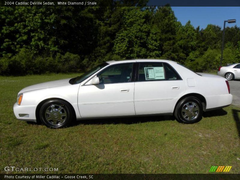 White Diamond / Shale 2004 Cadillac DeVille Sedan