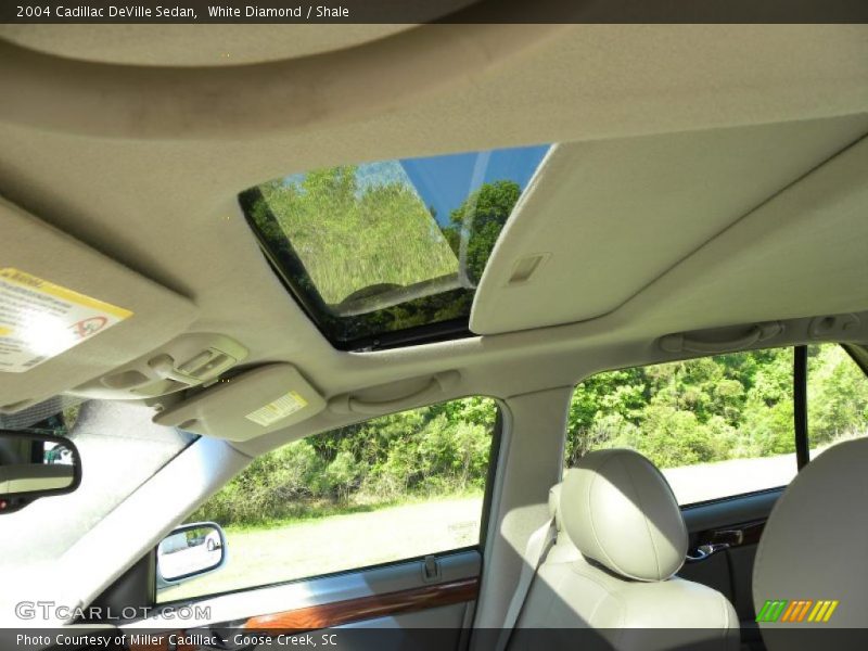 White Diamond / Shale 2004 Cadillac DeVille Sedan