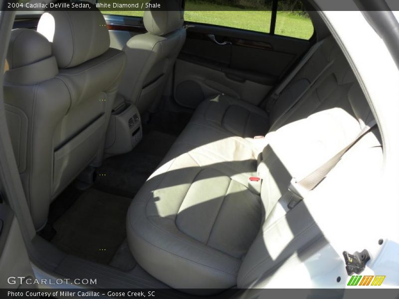 White Diamond / Shale 2004 Cadillac DeVille Sedan