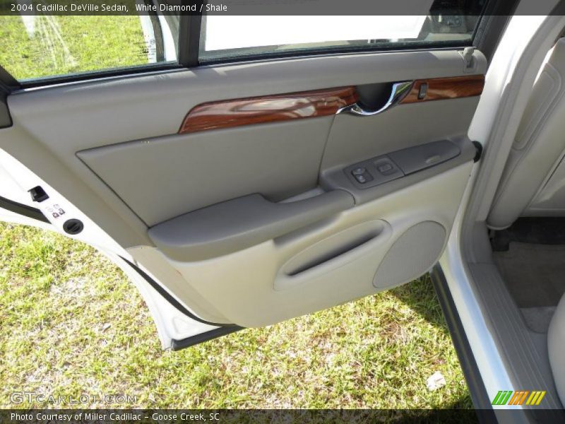 White Diamond / Shale 2004 Cadillac DeVille Sedan