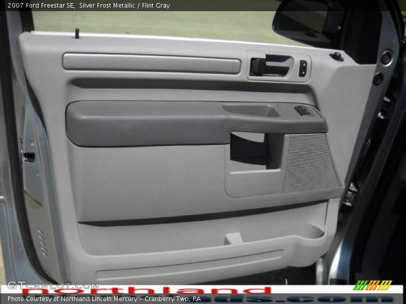 Silver Frost Metallic / Flint Gray 2007 Ford Freestar SE