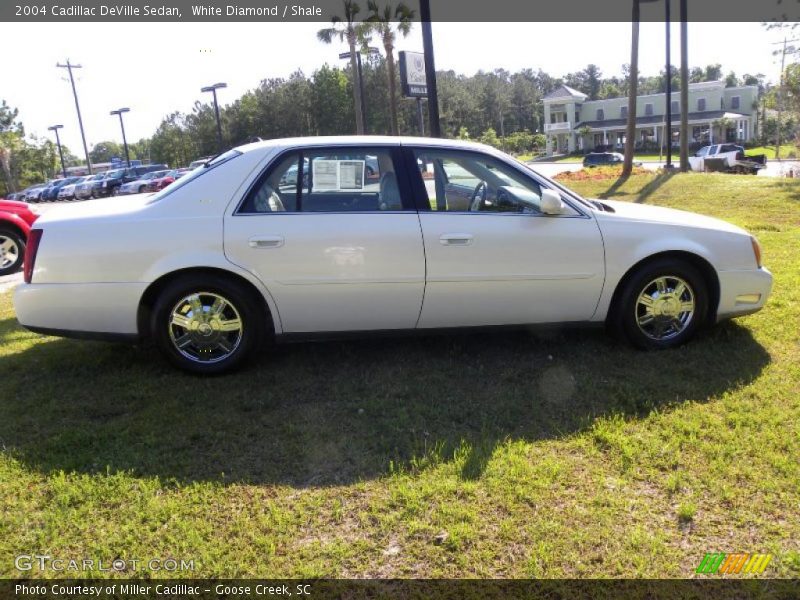 White Diamond / Shale 2004 Cadillac DeVille Sedan