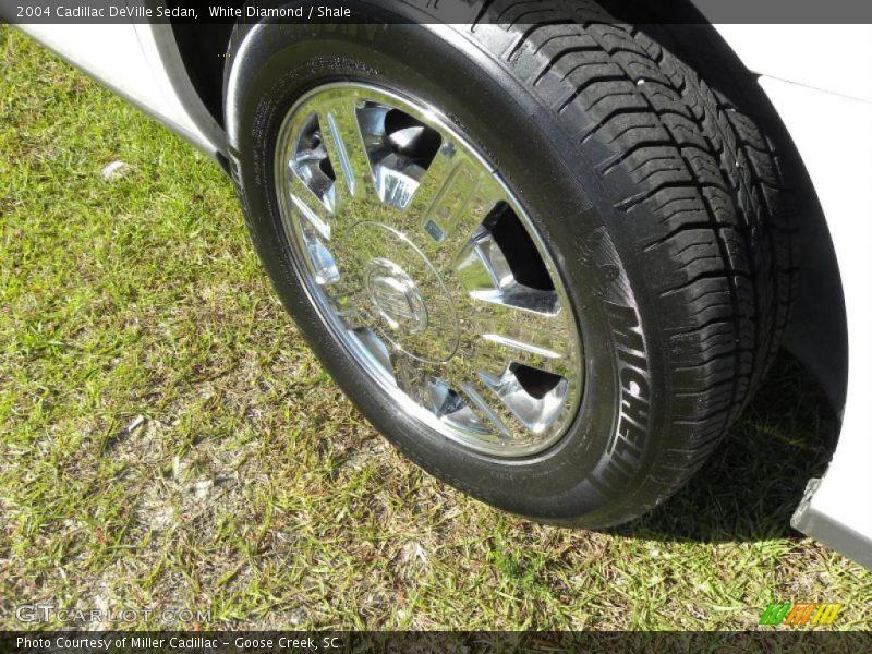 White Diamond / Shale 2004 Cadillac DeVille Sedan