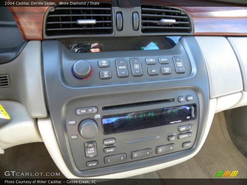 White Diamond / Shale 2004 Cadillac DeVille Sedan