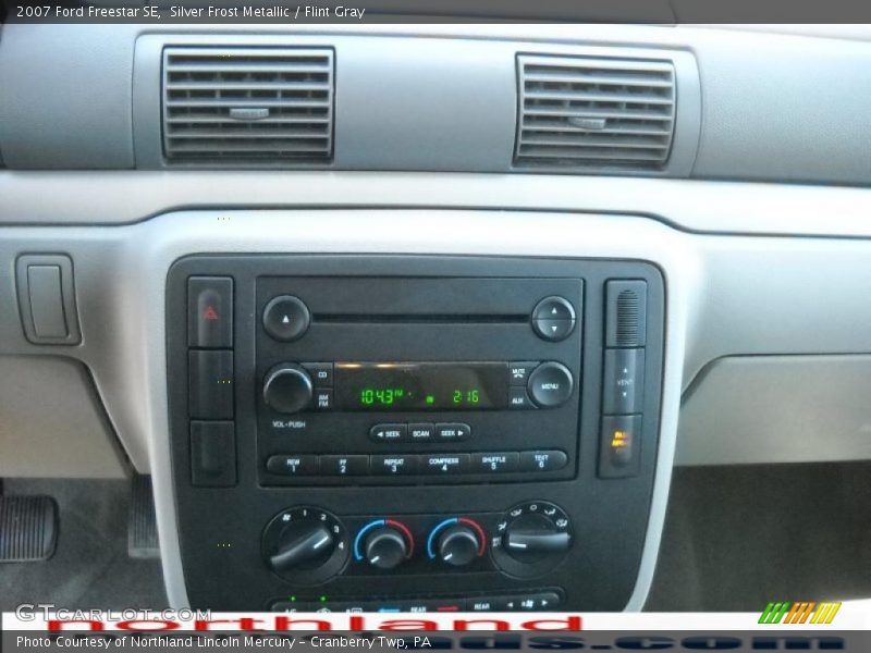 Silver Frost Metallic / Flint Gray 2007 Ford Freestar SE