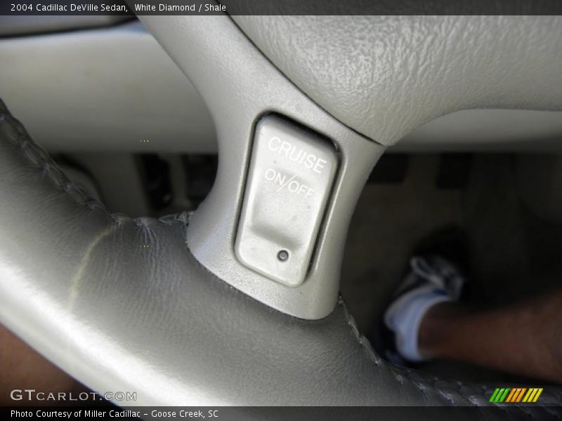 White Diamond / Shale 2004 Cadillac DeVille Sedan