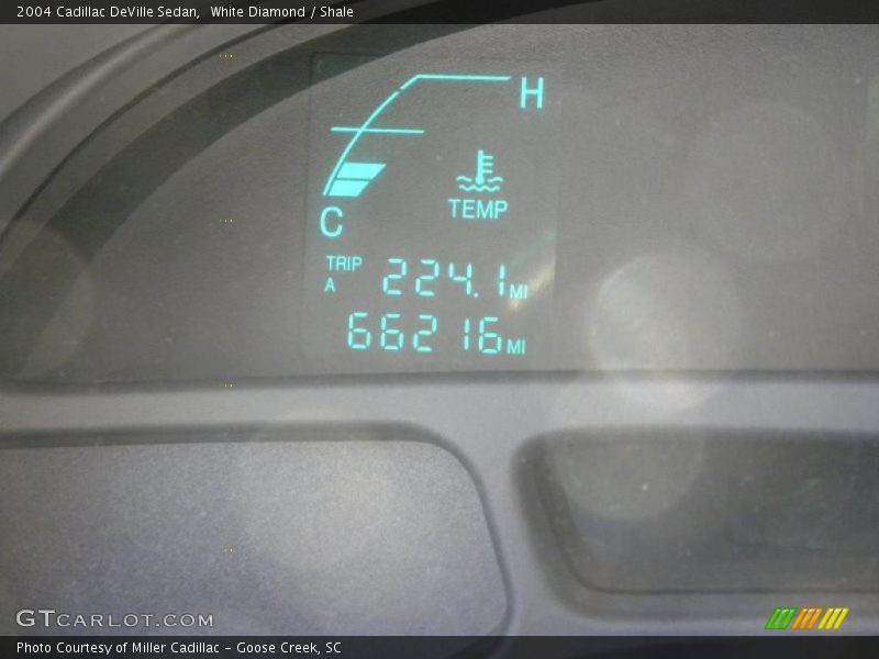 White Diamond / Shale 2004 Cadillac DeVille Sedan