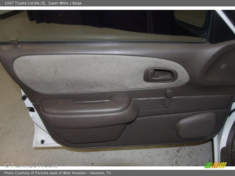 Super White / Beige 1997 Toyota Corolla CE