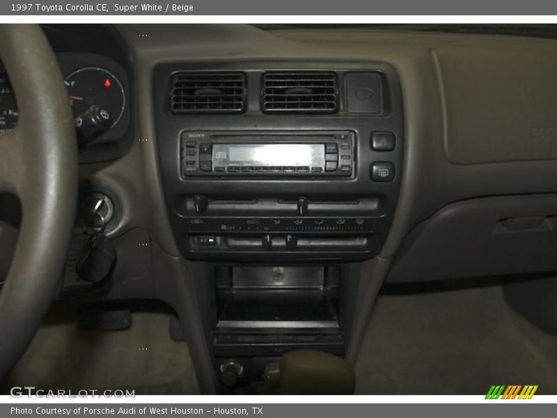 Super White / Beige 1997 Toyota Corolla CE