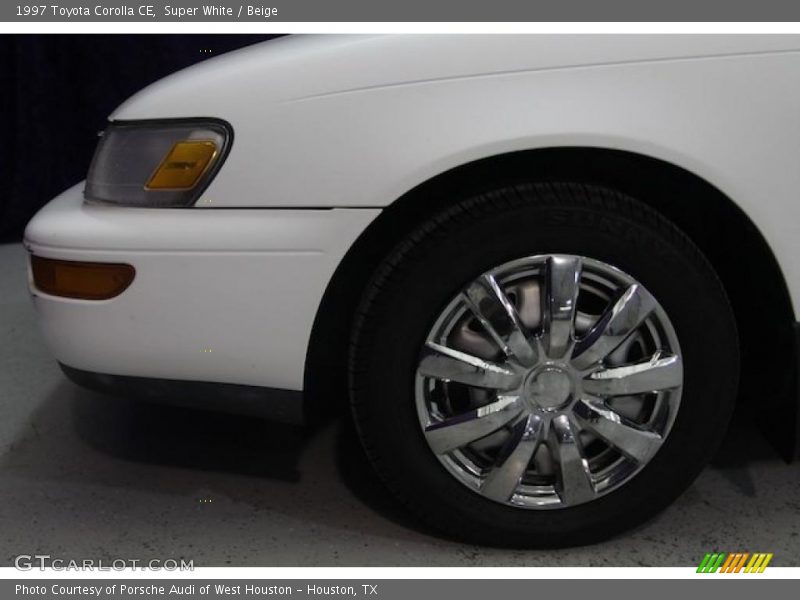 Super White / Beige 1997 Toyota Corolla CE