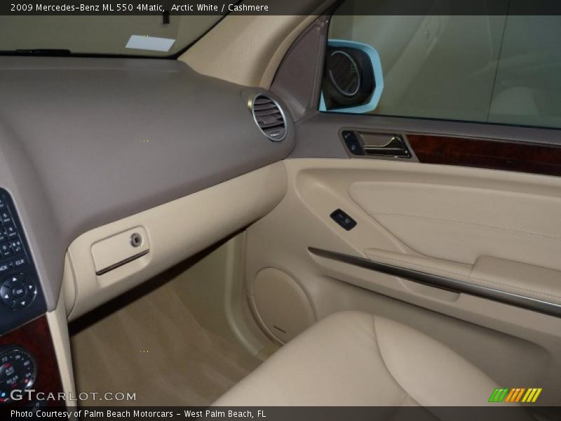 Arctic White / Cashmere 2009 Mercedes-Benz ML 550 4Matic