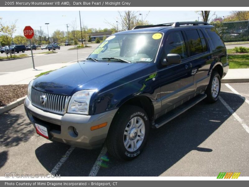 Dark Blue Pearl / Midnight Grey 2005 Mercury Mountaineer V8 AWD