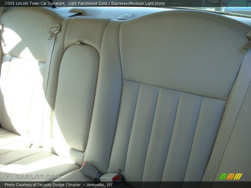 Light Parchment Gold / Espresso/Medium Light Stone 2003 Lincoln Town Car Signature