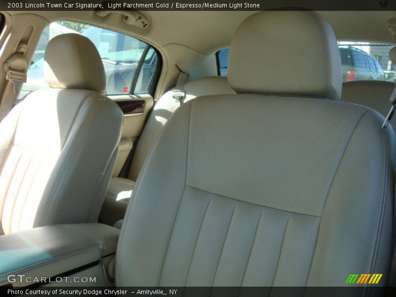 Light Parchment Gold / Espresso/Medium Light Stone 2003 Lincoln Town Car Signature