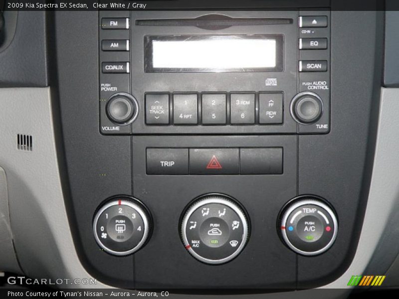 Clear White / Gray 2009 Kia Spectra EX Sedan