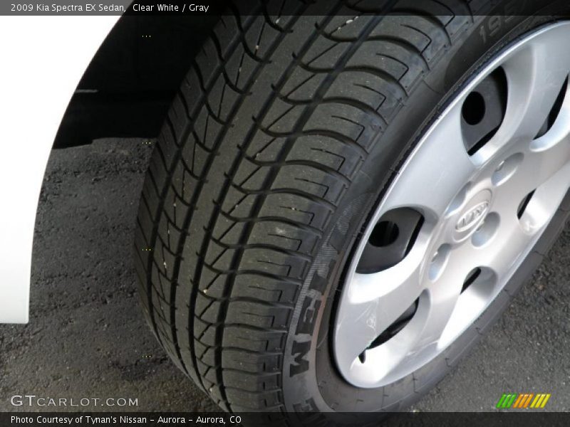 Clear White / Gray 2009 Kia Spectra EX Sedan