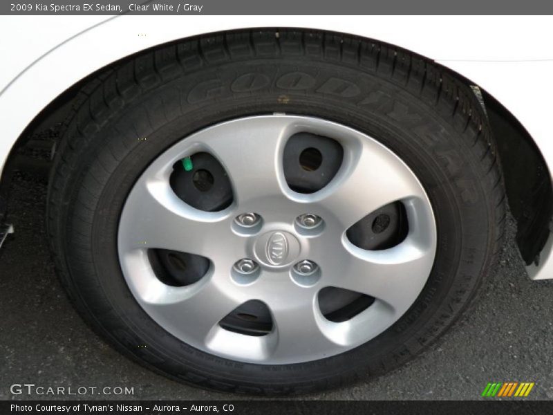 Clear White / Gray 2009 Kia Spectra EX Sedan