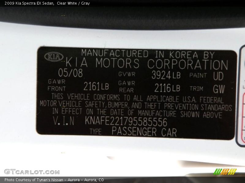 Clear White / Gray 2009 Kia Spectra EX Sedan