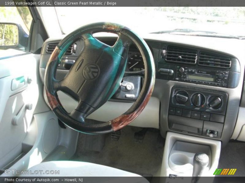 Classic Green Pearl Metallic / Beige 1998 Volkswagen Golf GL