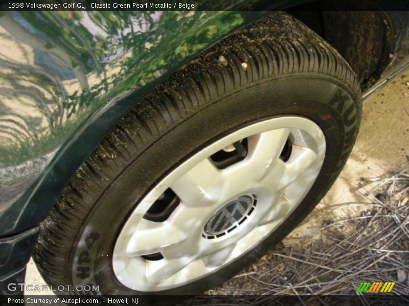Classic Green Pearl Metallic / Beige 1998 Volkswagen Golf GL