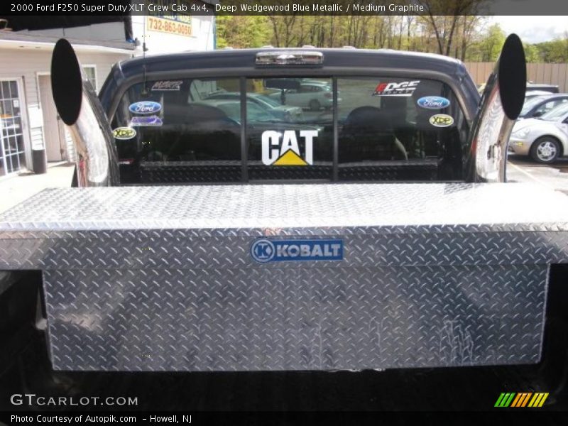 Deep Wedgewood Blue Metallic / Medium Graphite 2000 Ford F250 Super Duty XLT Crew Cab 4x4