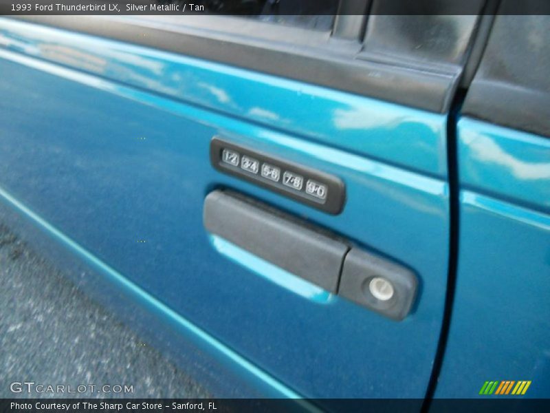 Silver Metallic / Tan 1993 Ford Thunderbird LX