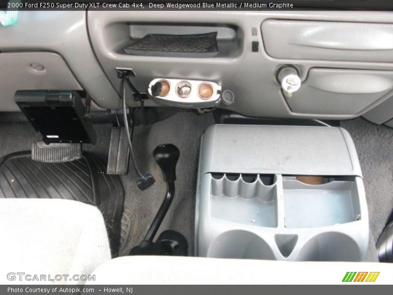 Deep Wedgewood Blue Metallic / Medium Graphite 2000 Ford F250 Super Duty XLT Crew Cab 4x4