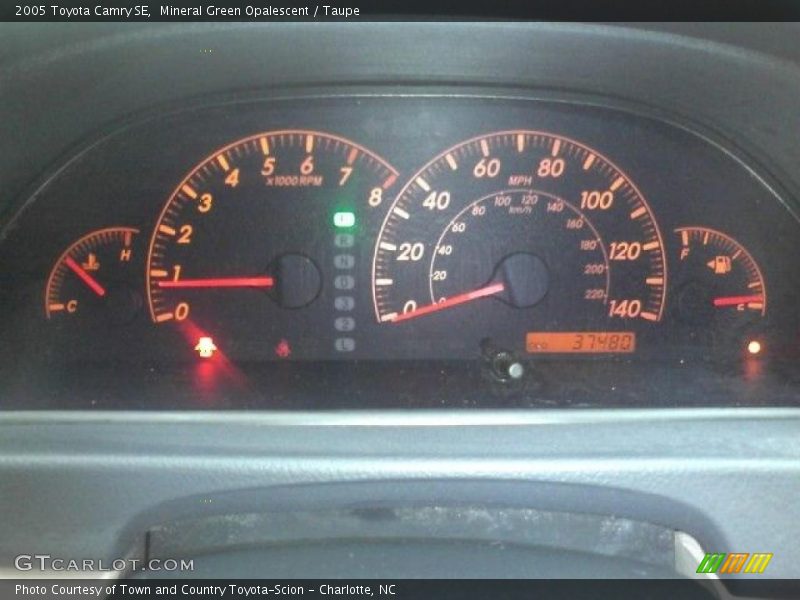 Mineral Green Opalescent / Taupe 2005 Toyota Camry SE
