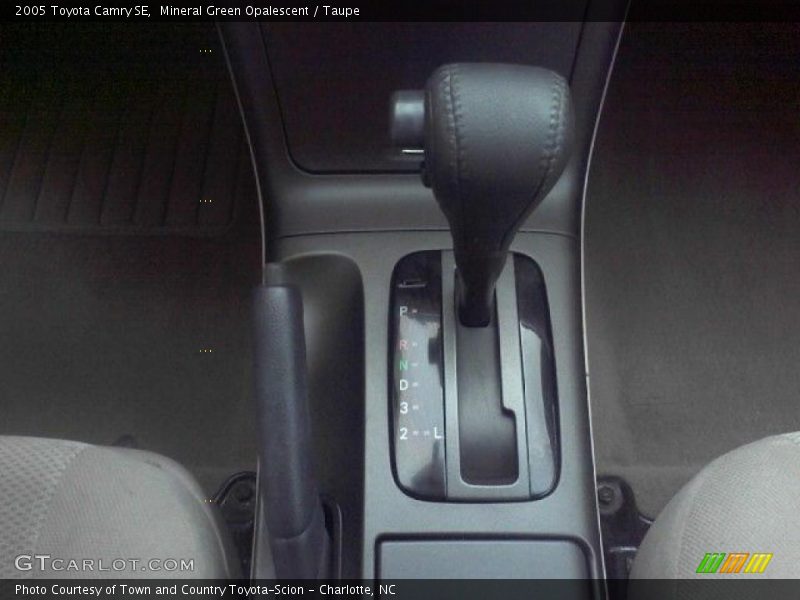 Mineral Green Opalescent / Taupe 2005 Toyota Camry SE