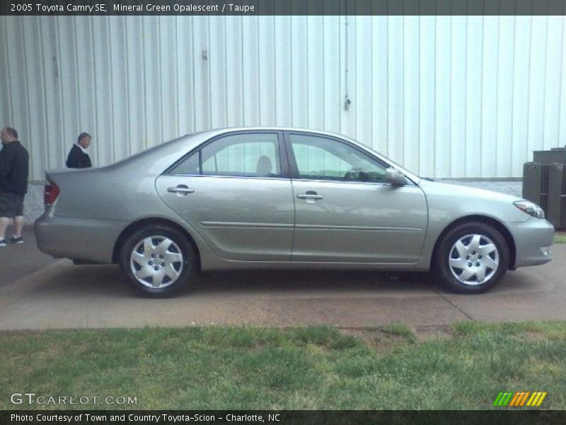 Mineral Green Opalescent / Taupe 2005 Toyota Camry SE