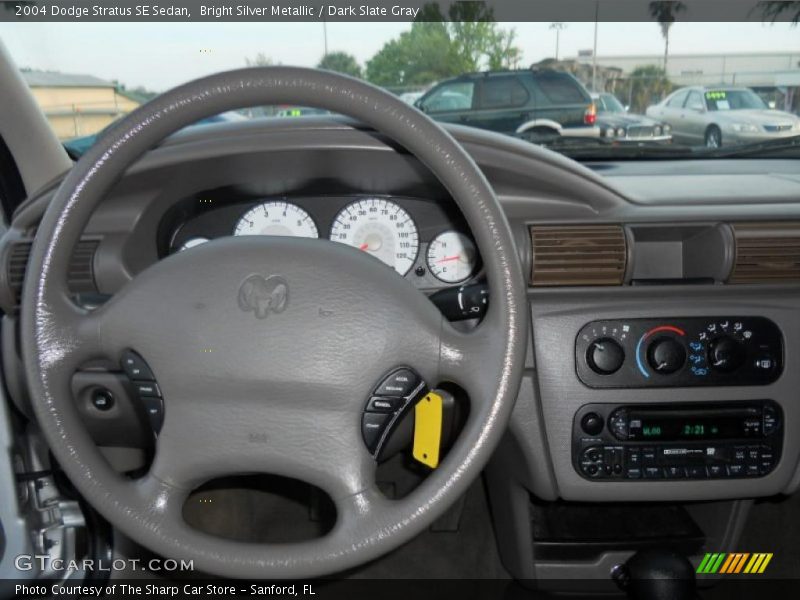Bright Silver Metallic / Dark Slate Gray 2004 Dodge Stratus SE Sedan