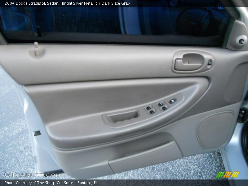 Bright Silver Metallic / Dark Slate Gray 2004 Dodge Stratus SE Sedan