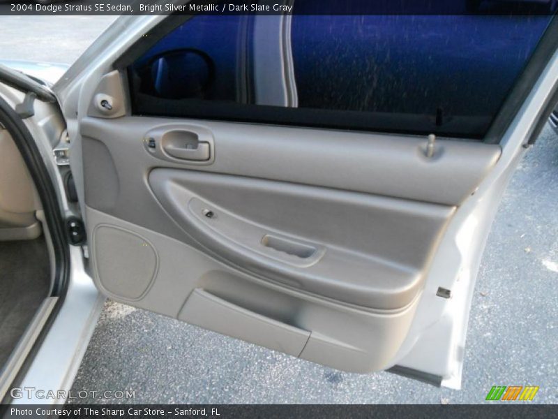 Bright Silver Metallic / Dark Slate Gray 2004 Dodge Stratus SE Sedan