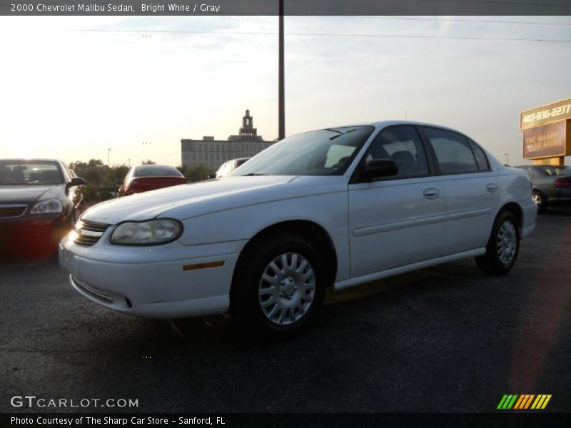 Bright White / Gray 2000 Chevrolet Malibu Sedan