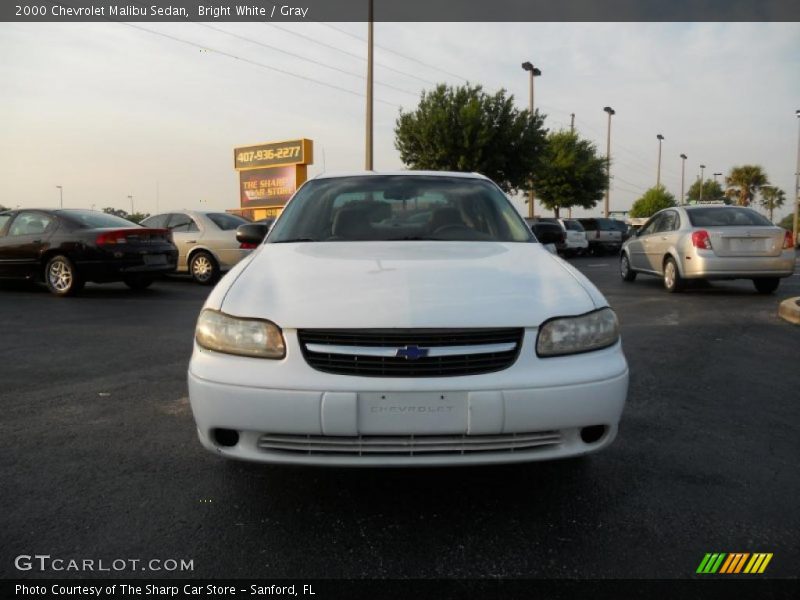 Bright White / Gray 2000 Chevrolet Malibu Sedan