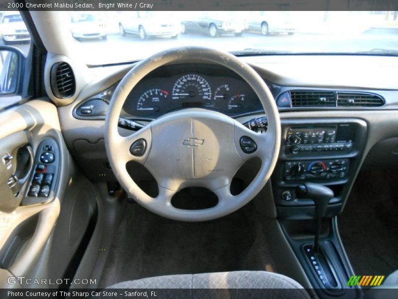 Bright White / Gray 2000 Chevrolet Malibu Sedan
