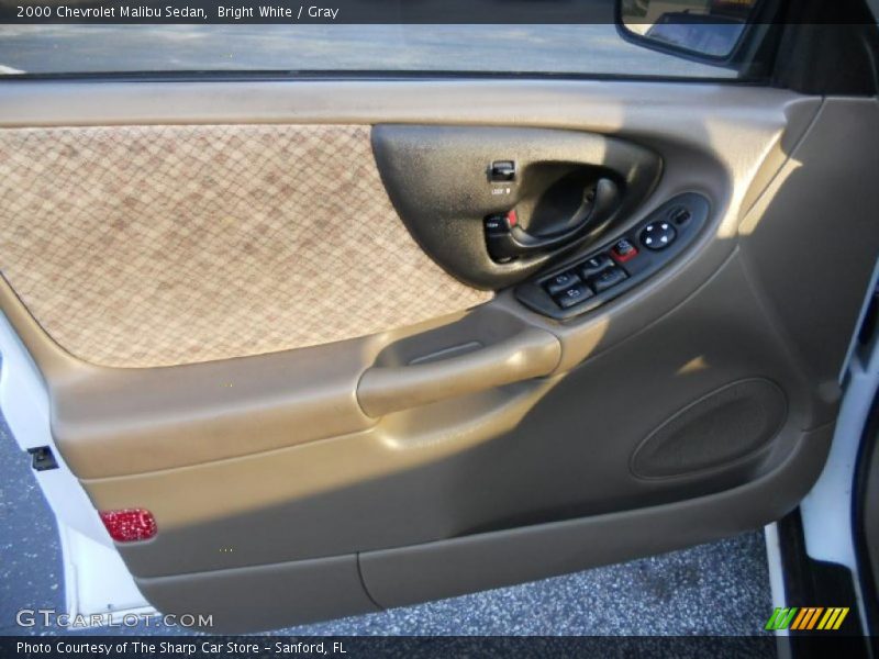 Bright White / Gray 2000 Chevrolet Malibu Sedan