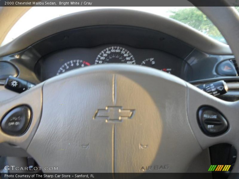 Bright White / Gray 2000 Chevrolet Malibu Sedan
