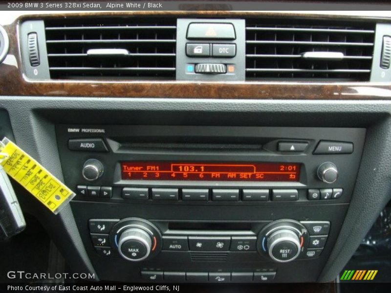 Alpine White / Black 2009 BMW 3 Series 328xi Sedan