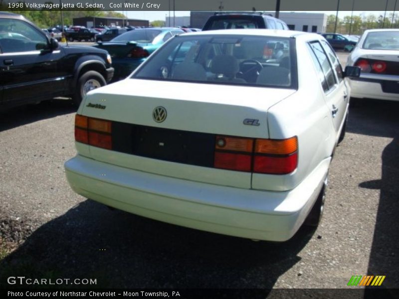 Cool White / Grey 1998 Volkswagen Jetta GL Sedan