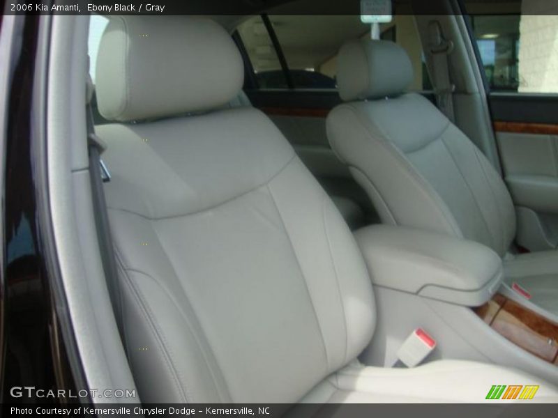 Ebony Black / Gray 2006 Kia Amanti