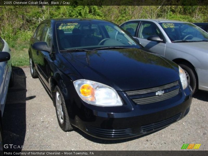 Black / Gray 2005 Chevrolet Cobalt Sedan