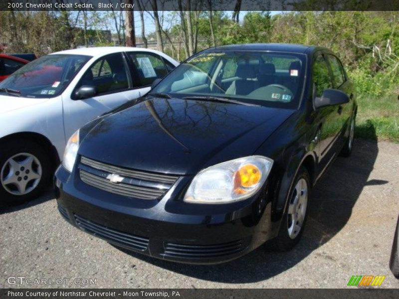 Black / Gray 2005 Chevrolet Cobalt Sedan