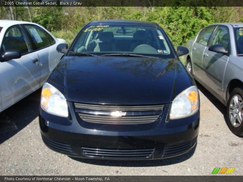 Black / Gray 2005 Chevrolet Cobalt Sedan