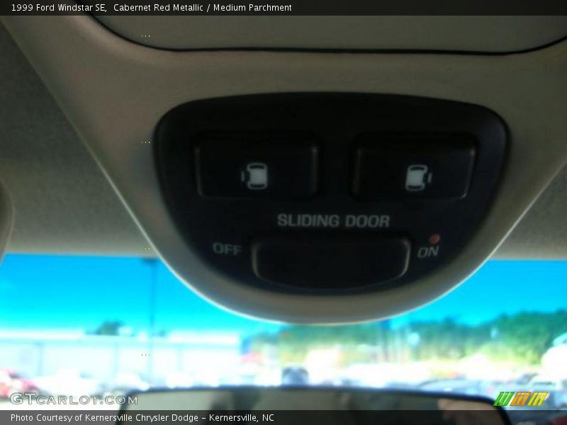 Cabernet Red Metallic / Medium Parchment 1999 Ford Windstar SE