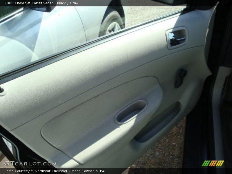 Black / Gray 2005 Chevrolet Cobalt Sedan